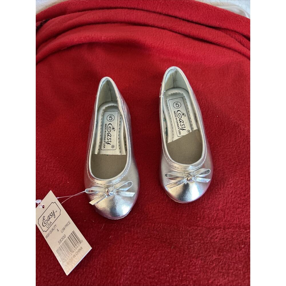 Little Girls Size 5 Silver Slip On New